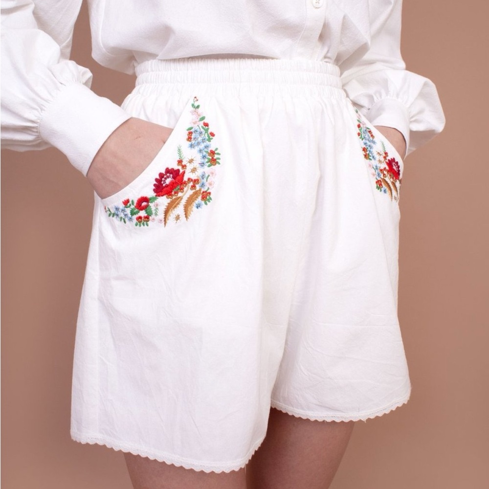 NWT Meadows Caspia Shorts